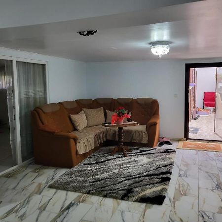 Apartament Cu Terasa Si Gratar Apartman Máréfalva Kültér fotó