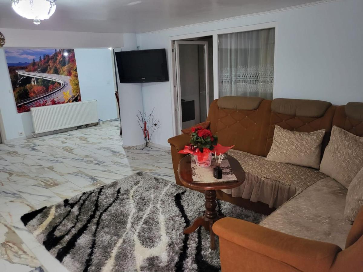 Apartament Cu Terasa Si Gratar Apartman Máréfalva Kültér fotó