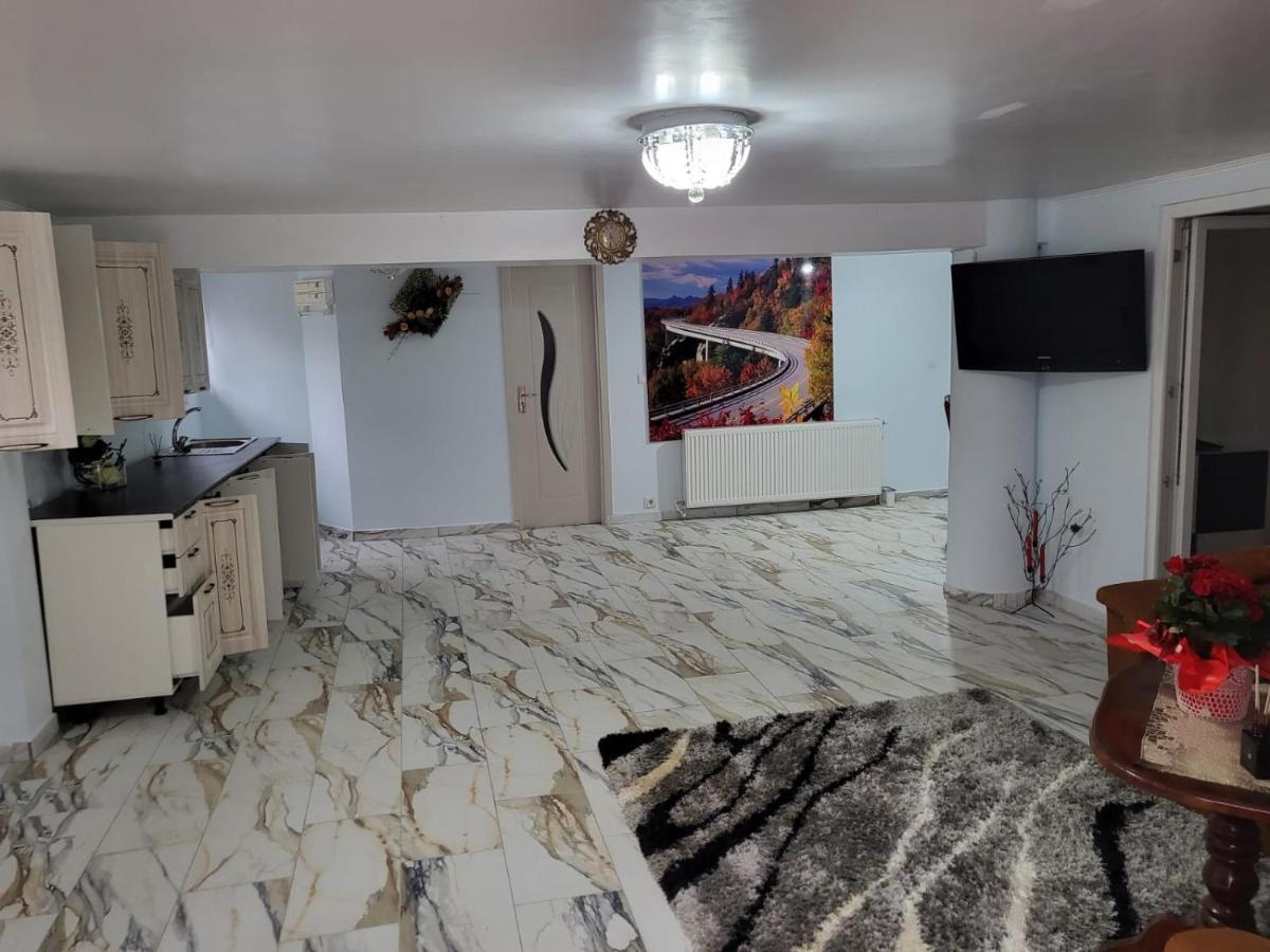 Apartament Cu Terasa Si Gratar Apartman Máréfalva Kültér fotó