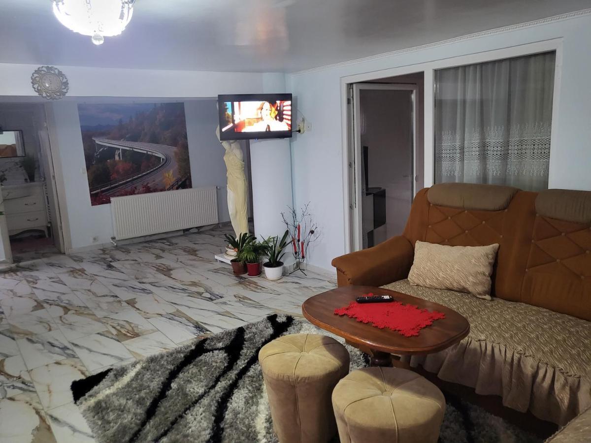 Apartament Cu Terasa Si Gratar Apartman Máréfalva Kültér fotó